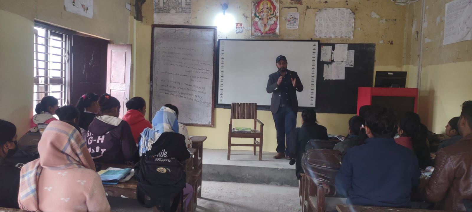 CMF counselor at a whiteboard during a career counseling session